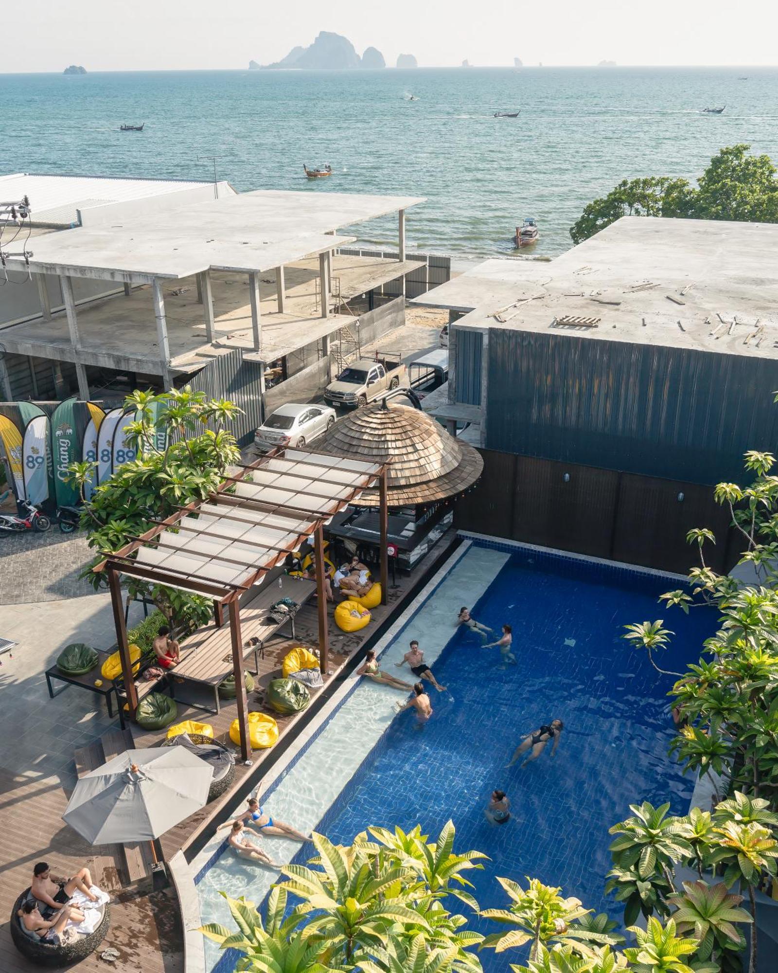 Ao Nang Sea Beach Hostel & Club Aonang Beachfront מראה חיצוני תמונה